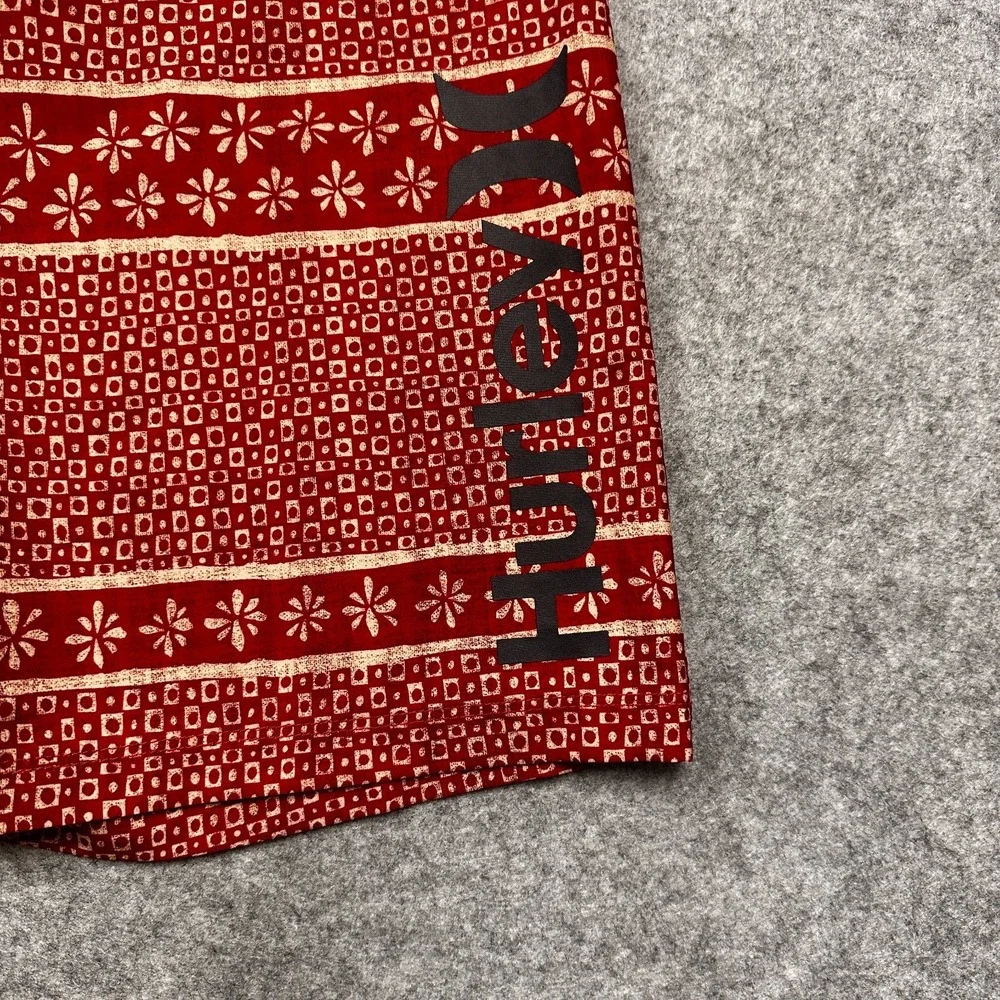 Hurley Boardshorts Mens 31‎ Red Cream Pattern Hurley Leg Logo Y2K Surf Swimwear